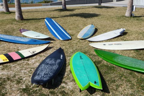 【沖縄・北谷・サーフィン】ショートボードからロングボードまで！サーフボードレンタル