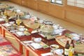 お食事のメインは天ぷらで、日本の食文化を堪能できます。いつもの宴会より刺激的です。