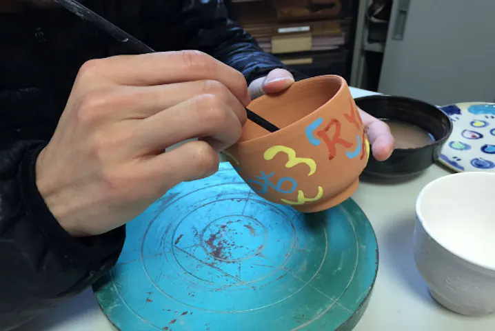 大阪茨木市 陶芸体験 自分だけの彩りを陶器に 絵付け体験 アソビュー