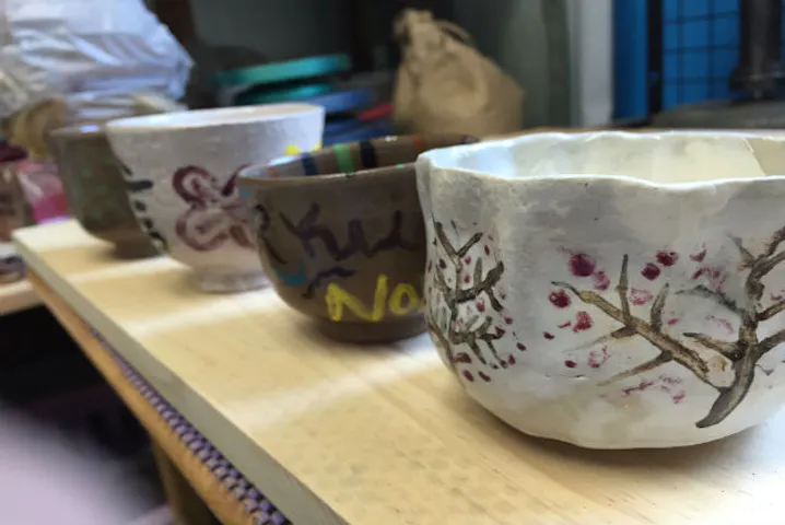 大阪茨木市 陶芸体験 自分だけの彩りを陶器に 絵付け体験 アソビュー