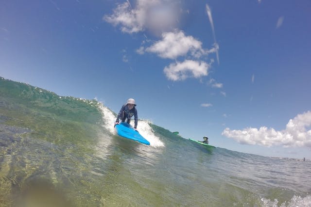 アイランドブレイク沖縄 (北谷町（中頭郡） サーフショップ・サーフィンスクール その他)の「【沖縄・北谷・サーフィン】初めてのリーフブレイク！沖縄本島でサーフィン体験」の画像