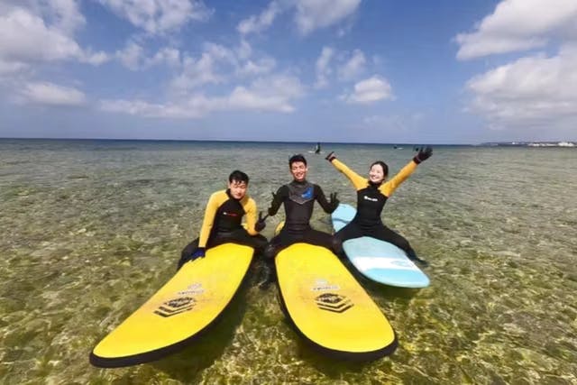 【沖縄・北谷・サーフィン】中級者以上向け・サーフィンガイドコース！沖縄の海を熟知した現役サーファーがベストポイントへご案内！