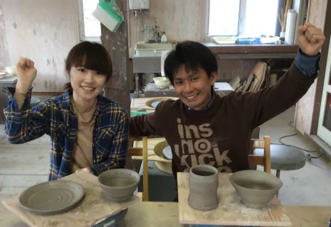 群馬県・暮坂高原・陶芸体験】器が滑らかに仕上がる！電動ろくろで2品