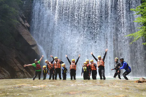 【長野県・安曇野・シャワーピクニック】国立公園内で川遊び。シャワーピクニック体験