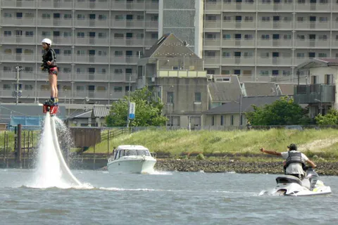関東 フライボード 水圧で空を飛ぶ 体験比較 予約 アソビュー