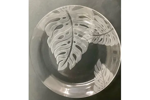 【東京・港区・サンドブラスト体験】簡単おしゃれ！モンステラ柄の皿作り