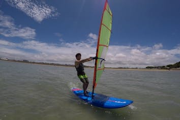 沖縄・瀬長島・那覇空港から20分・ウインドサーフィン体験（2時間