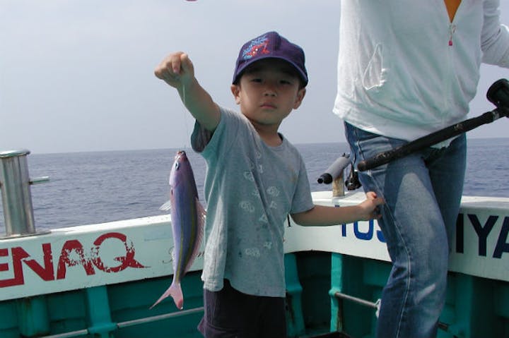 那覇 釣り 貸切4時間 沖縄の県魚を釣ろう グルクン釣り チャーター4時間プラン アソビュー