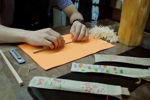 【京都・箸作り体験】じっくり半日！京銘木・北山杉のマイ箸＆友禅箸袋作り