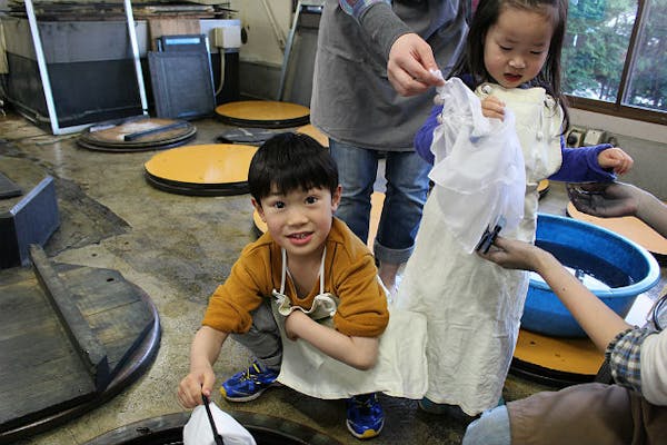 岩手県盛岡市・藍染体験】小さめの風呂敷をアレンジ！本格的な藍染めを