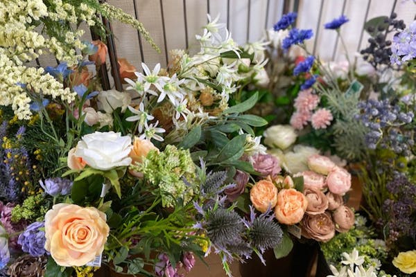 恵比寿・フラワーアレンジメント】アートセラピー付きアーティ