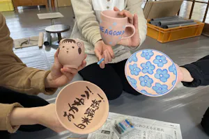 山形・陶芸体験】湯のみや皿などの小物に約8色でカラー絵付け！平清水