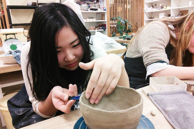 富山市にある陶芸工房コネルでは、陶芸体験ができます。さまざまな種類の陶器が作れます。