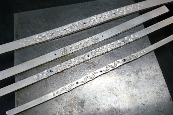 神奈川・湘南辻堂・彫金体験】石付きがうれしい！シルバー刻印バングル