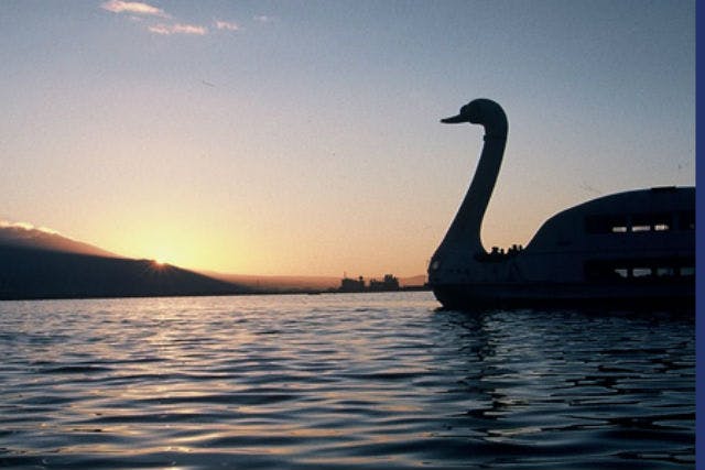 諏訪湖観光汽船は、長野県の諏訪湖で遊覧船クルージングを催行しております。