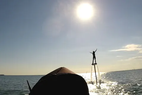 関東 フライボード 水圧で空を飛ぶ 体験比較 予約 アソビュー