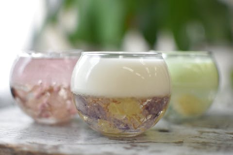 【大阪・心斎橋・キャンドル作り】人気！香り30種類、お花無制限☆3タイプから選べるグラス入りボタニカルアロマキャンドル！