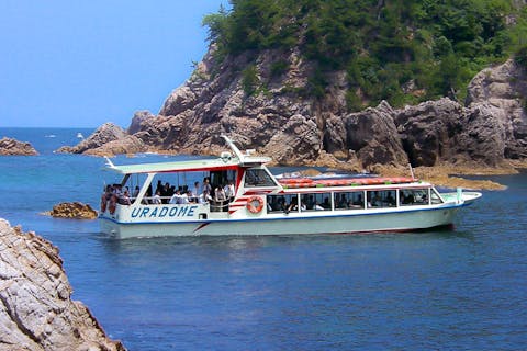 鳥取県岩美・クルージング「浦富海岸島めぐり遊覧船」（遊覧船・40分）