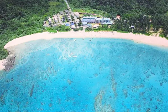 【那覇発／日帰り】チャータークルーザーで行く！慶良間諸島・渡嘉敷島～海がめが棲む～「とかしくビーチ」海水浴ツアー