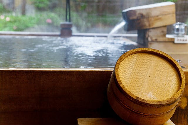 富士野屋夕亭は、山梨県笛吹市の温泉宿です。石和温泉をかけ流しで贅沢にお楽しみください。