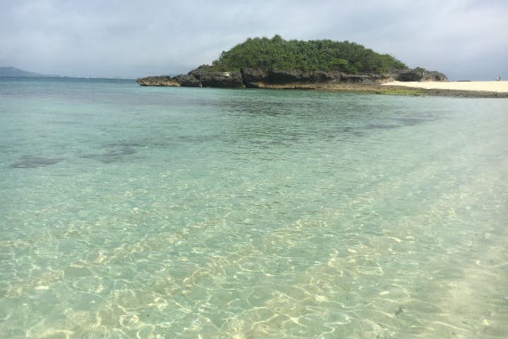 浜比嘉島内ムルク浜ビーチ 1日3便 バナナボートで行く無人島シュノーケルツアー アソビュー