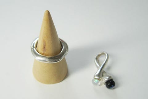 【鳥取・銀細工】純度99.9パーセント！銀粘土でのアクセサリー作り体験