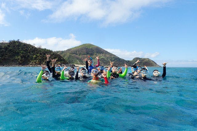 【奄美大島・シュノーケリング・ボート】魚の群れやサンゴを観察。楽園へようこそ！