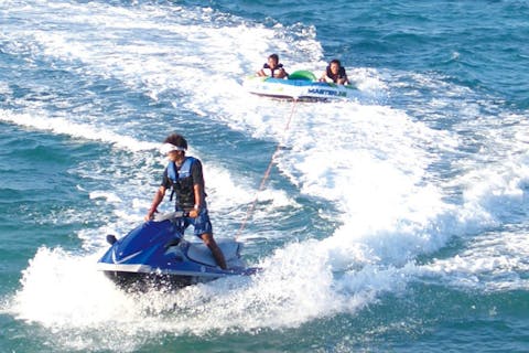 【沖縄県・石垣島・ビスケット】スリル満天！ビスケットで海を快走！！