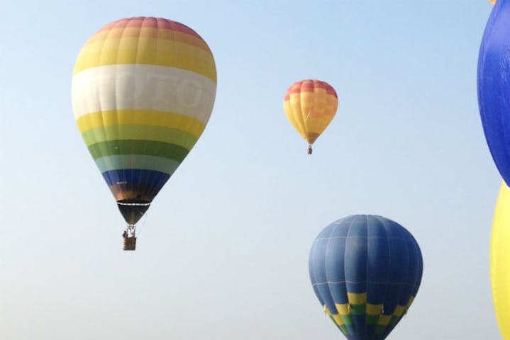 滋賀 近江八幡 熱気球搭乗体験 45分のフリーフライトで近江八幡の上空を制覇 アソビュー