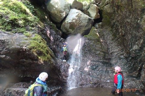 【徳島・シャワークライミング】木沢村・新居田の滝 で沢登り！ビギナーから楽しめます