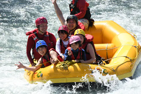 【北海道・十勝・ラフティング】原生林が残る自然豊かな十勝川でラフティング！