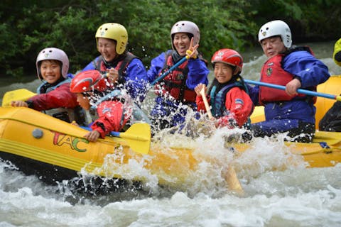 【北海道・十勝・ラフティング】原生林が残る自然豊かな十勝川でラフティング！