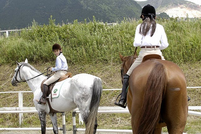 【埼玉・乗馬】小中学生のジュニア向け！90分の乗馬体験コース！★ドリンク付き