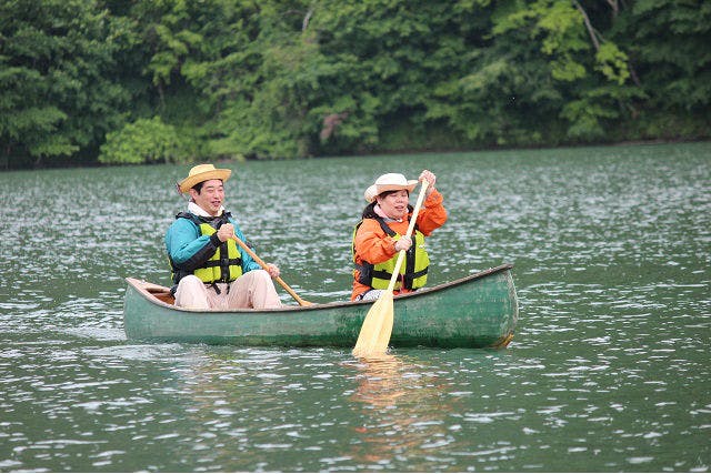 【北海道屈足湖・カヌー体験】午前午後を選べる。昼間のカナディアンカヌー体験！