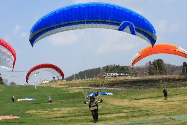 【兵庫・神鍋高原・パラグライダー】上空100メートル！1日中パラグライダーを楽しもう