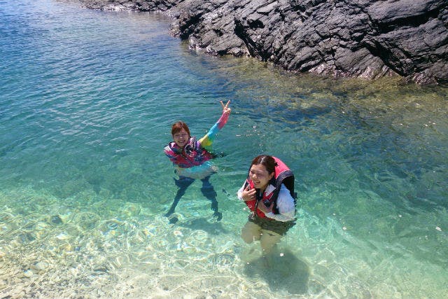 【沖縄・シーカヤック・シュノーケリング】シーカヤック無人島体験＆透き通った海でシュノーケリング