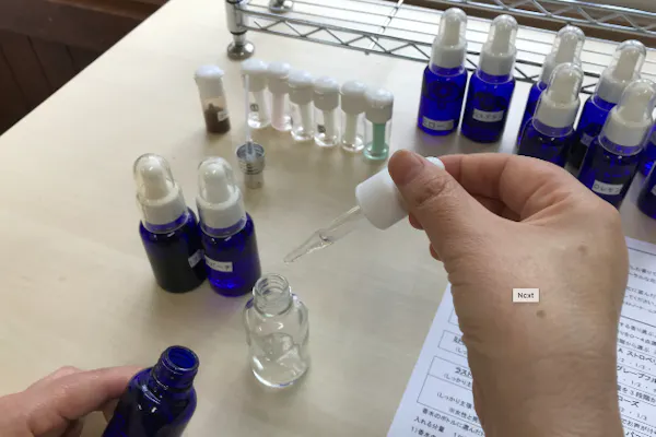 神戸 調香体験 自分だけの香りでエレガントな女性に オリジナルオードトワレ作り アソビュー