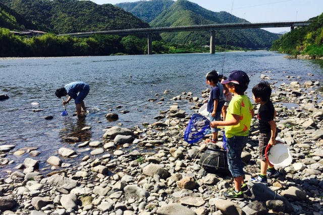 高知 四万十 自然体験 四万十の川辺で淡水魚を釣ろう じっくり川釣り体験 アソビュー