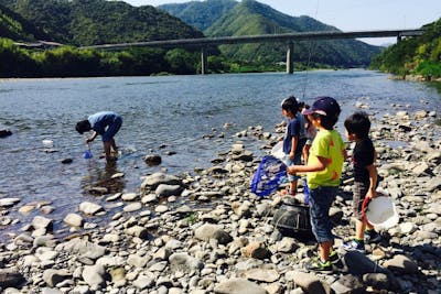 高知 四万十 自然体験 四万十の川辺で淡水魚を釣ろう じっくり川釣り体験 アソビュー