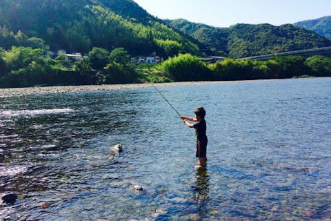 高知 四万十 自然体験 四万十の川辺で淡水魚を釣ろう じっくり川釣り体験 アソビュー