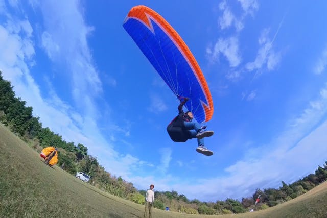 【静岡・朝霧高原・富士山・パラグライダー】スポーツの秋！さわやかな高原の風でパラグライダーに挑戦しよう