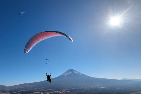 【静岡・朝霧高原・パラグライダータンデム】「モニターキャンペーン」初心者歓迎　空デビュー、飛ぶのは恐怖じゃなくて、解放だった
