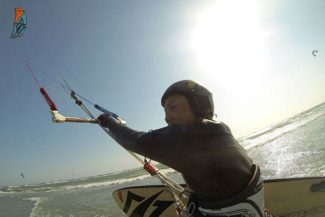 【静岡・カイトサーフィン】風を集めて海を走る！カイトサーフィン1日体験プラン