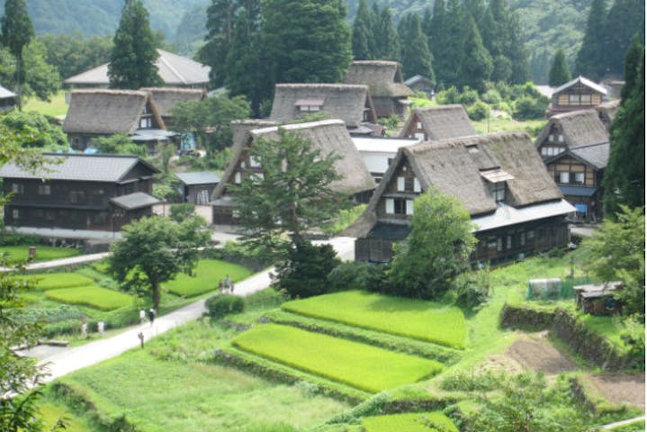 金沢 日帰りバスツアー 煎餅焼き体験付き 世界遺産白川郷と五箇山の合掌造り巡り アソビュー