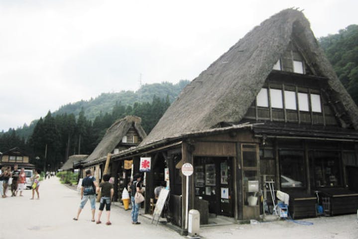 金沢 日帰りバスツアー 煎餅焼き体験付き 世界遺産白川郷と五箇山の合掌造り巡り アソビュー