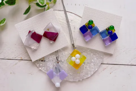 【静岡・駿河区・アクセサリー2点】自由にデザイン！イヤリングやネックレス、ヘアゴムなど