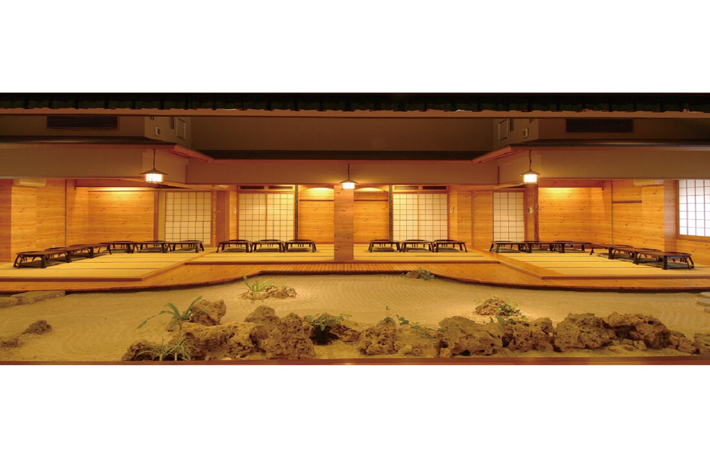 那覇・伝統芸能鑑賞】一流のエンターテイメント！琉球料理コース