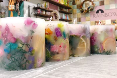 大阪・新世界・キャンドル作り】お花たっぷりボリューム満点