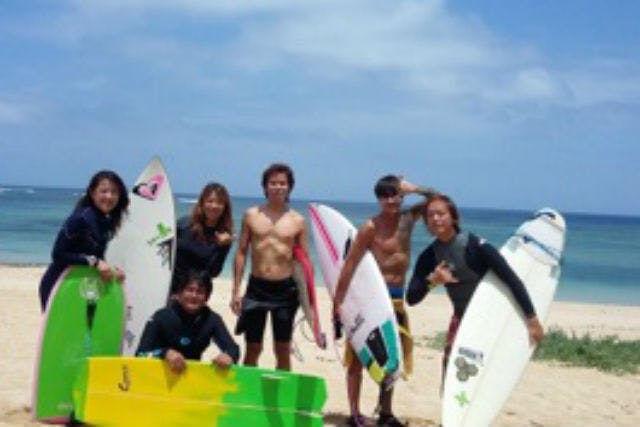 【沖縄・南城市・サーフィン体験】ゲストハウスに宿泊＆サーフィン体験！
