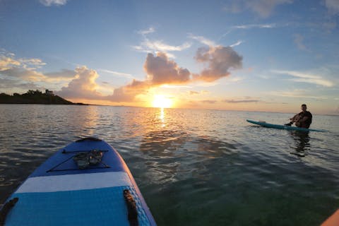 【沖縄北部・今帰仁】初めての方にオススメ！サンセットSUP体験コース（90分）＜美ら海水族館・古宇利島付近で海遊び。思い出の写真付き！！＞